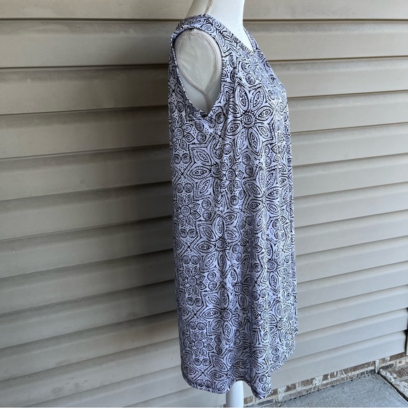 •New Directions• Keyhole Back Swing Dress - Size Medium - Picture 4 of 8